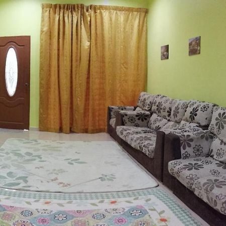 Assyifa Homestay 龙运 外观 照片