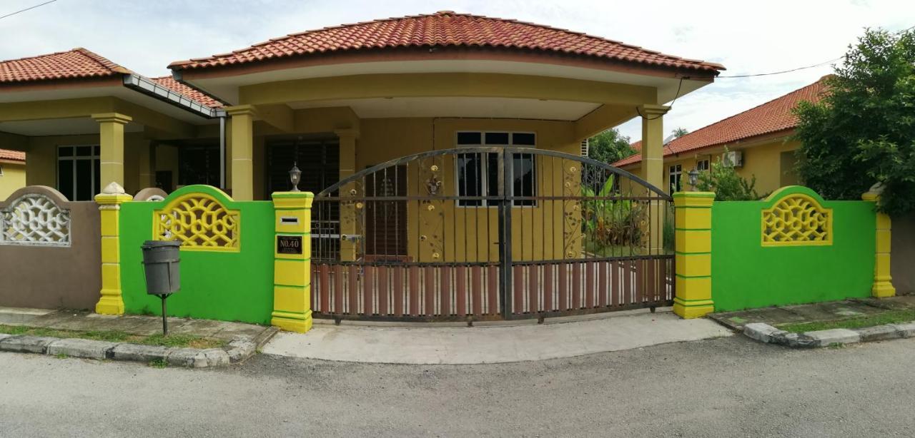 Assyifa Homestay 龙运 外观 照片