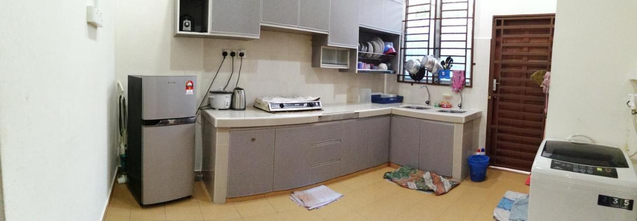 Assyifa Homestay 龙运 外观 照片