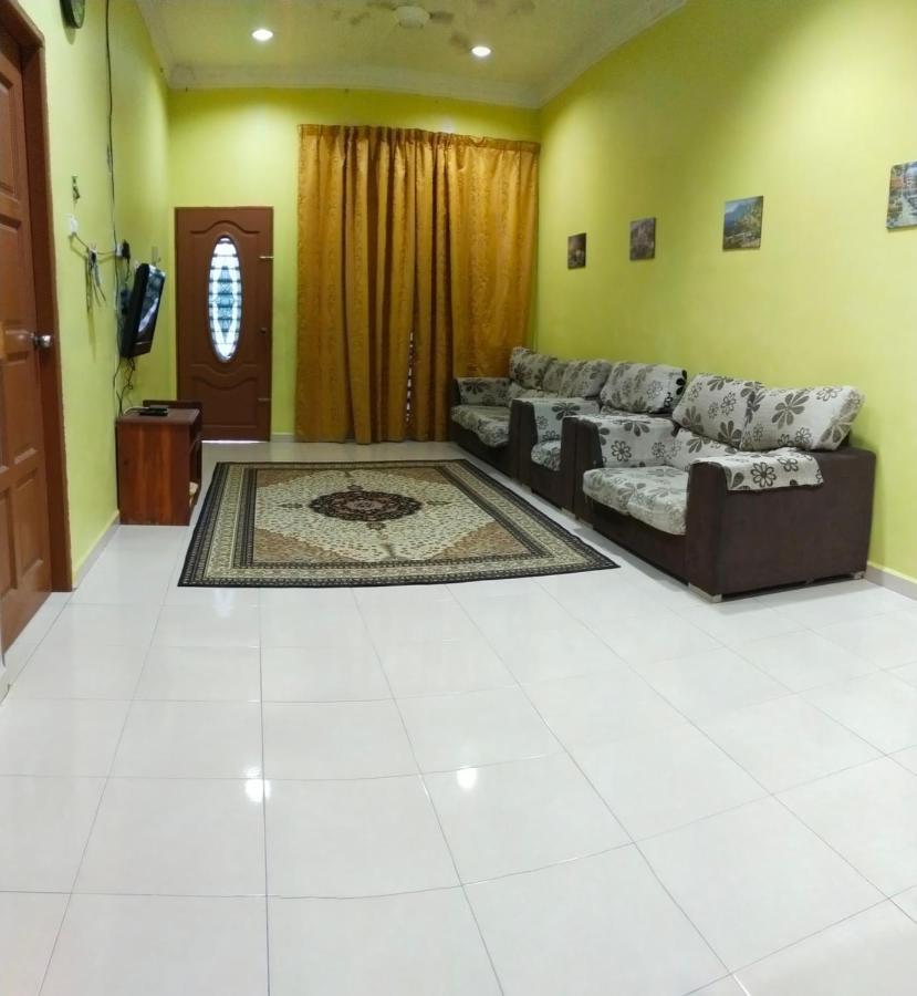 Assyifa Homestay 龙运 外观 照片